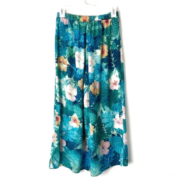 Show Me Your Mumu Floral Gracias Gaucho Pants - Picture 5 of 8